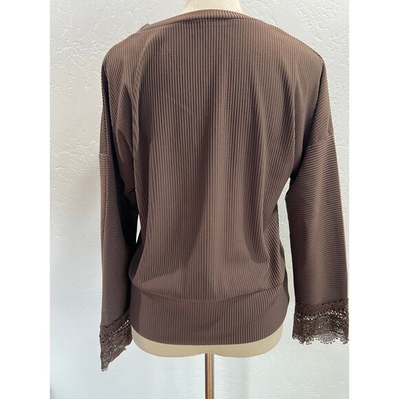 Trendy Queen Brown Ribbed Long Sleeve Top Lace Trim V-Neck Women’s Small - Picture 6 of 8